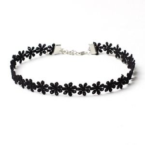BoGo Black daisy choker